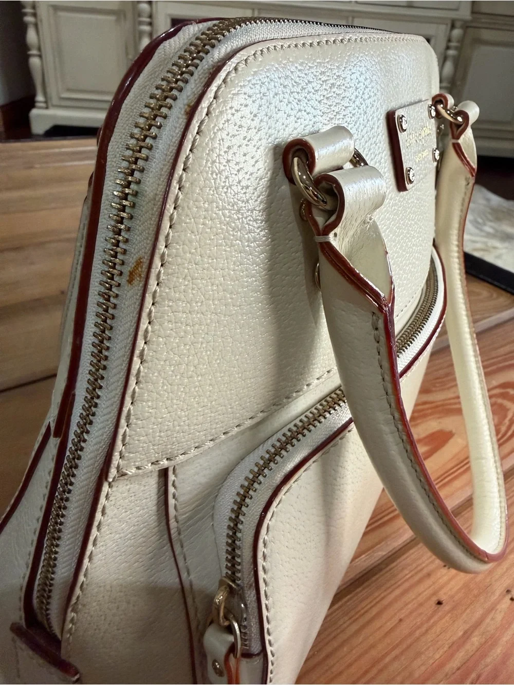 Kate Spade New York Pebbled Leather Purse Cream Top Handle Front Zip Pocket Bag